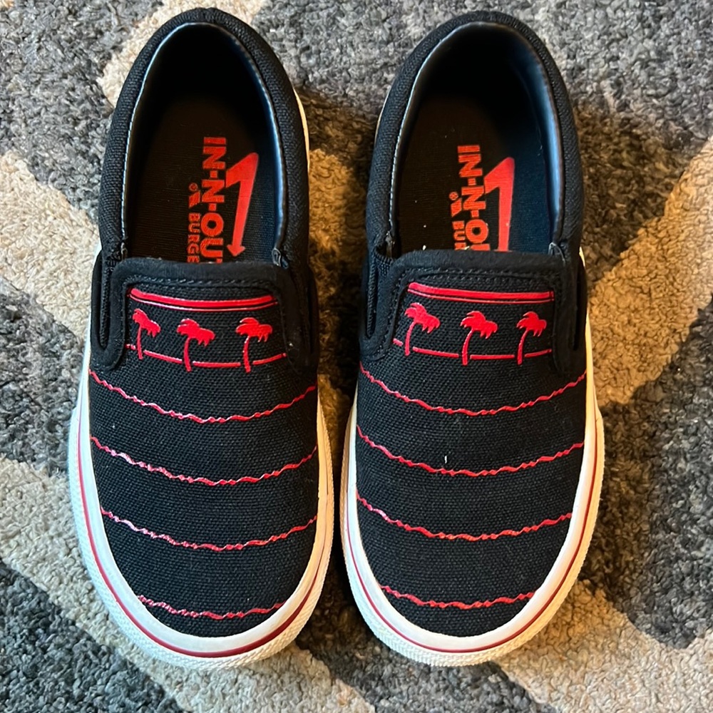 Kids In-n-Out Classic  slip-on shoes - drink cup design. size 12
